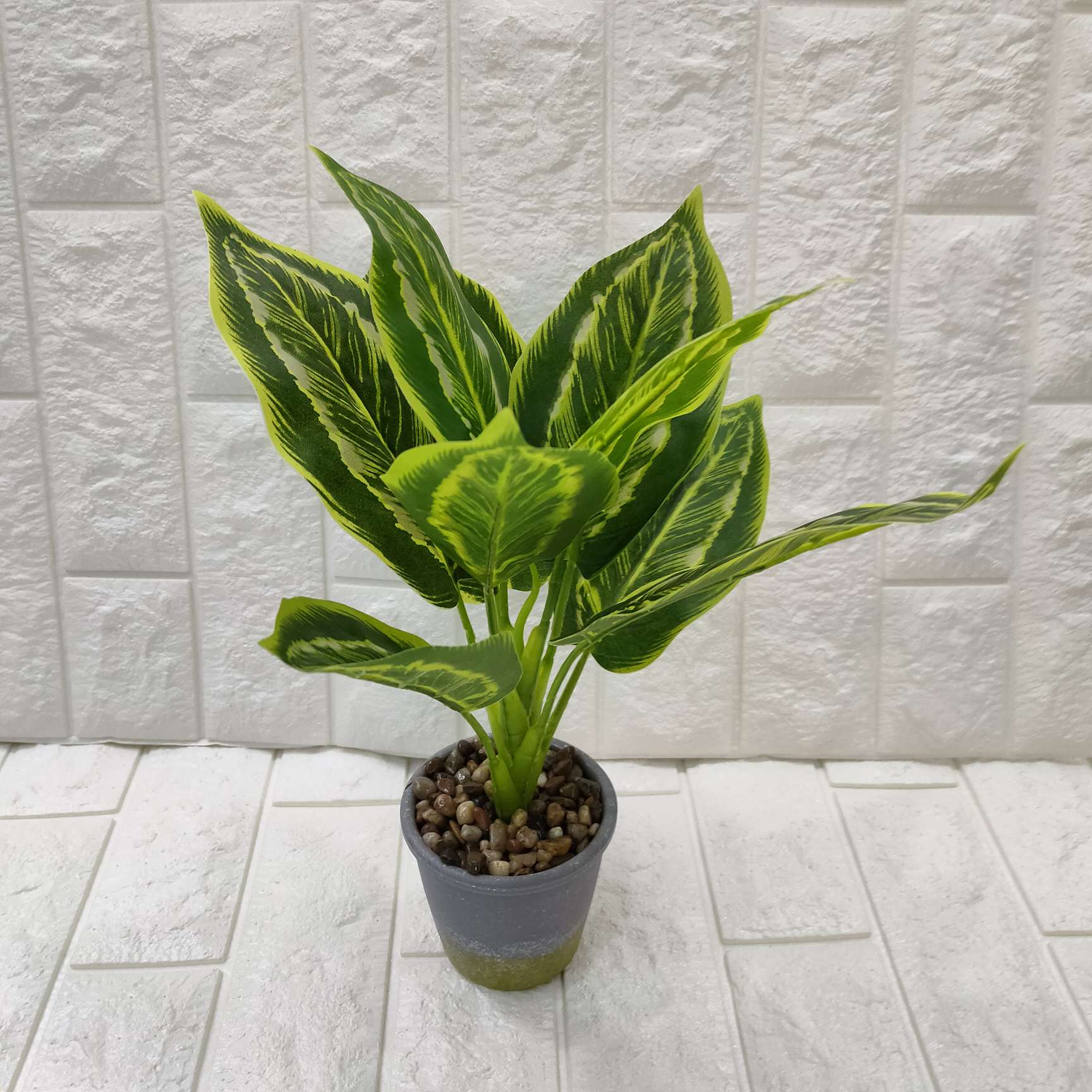 Grow small simulated green plants