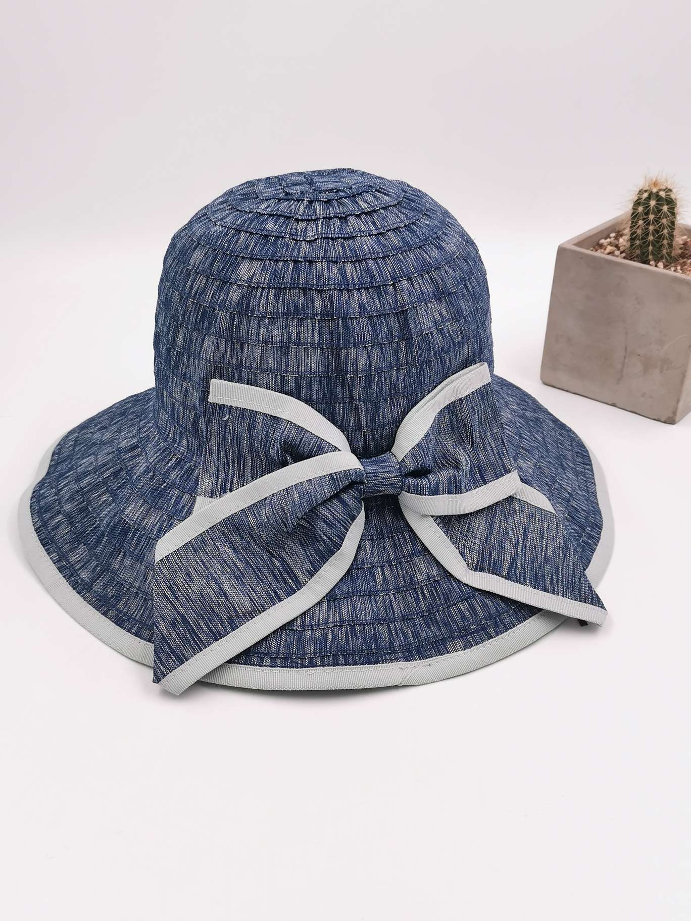 Cloth bow hat