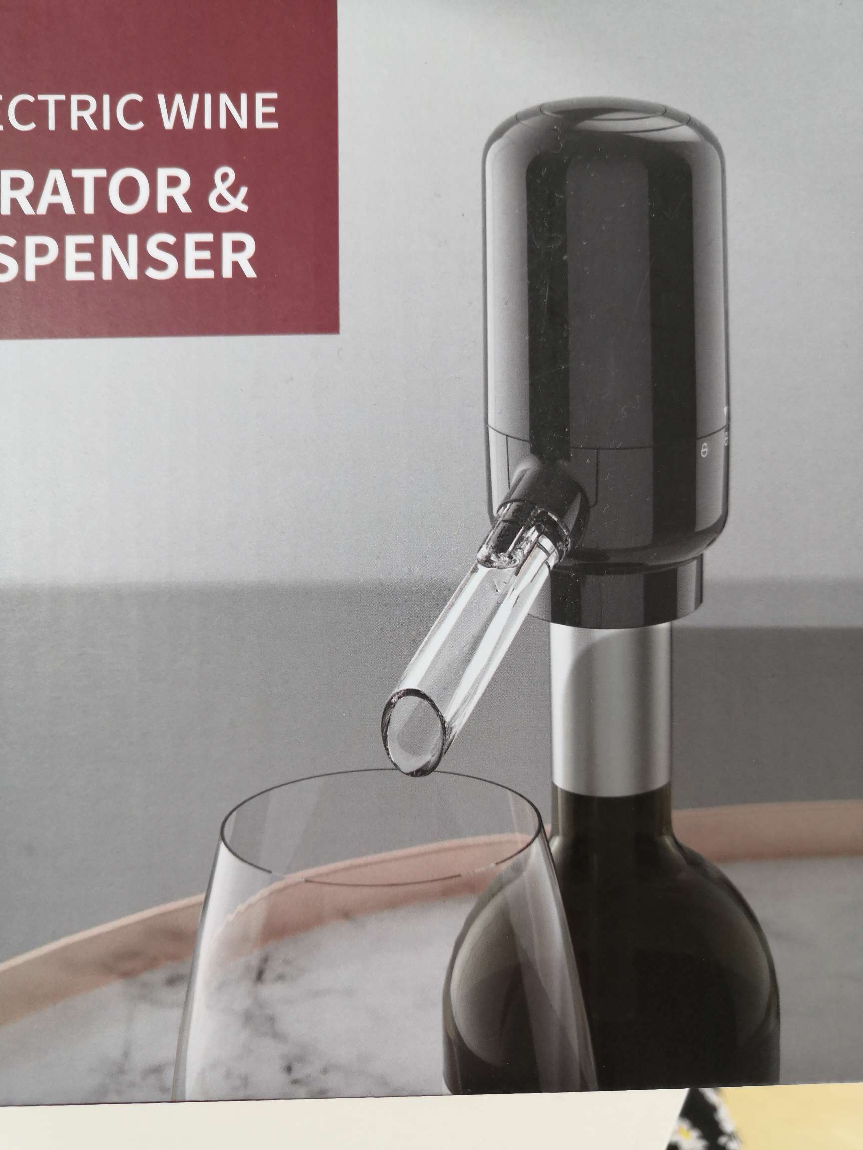 Dry battery-powered electric red wine decanter and wine divider