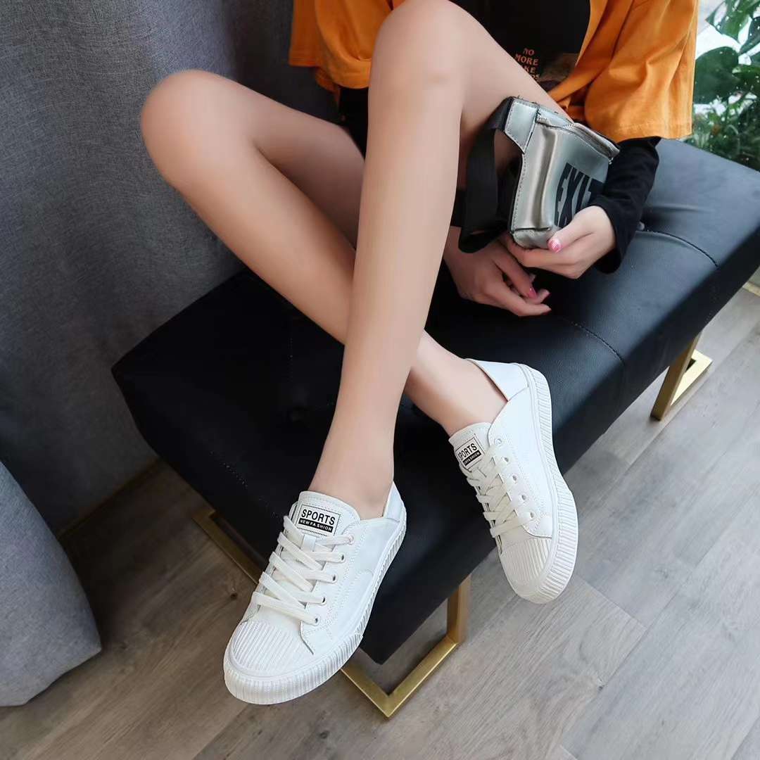 2020最新女款小白鞋平底真皮小白鞋