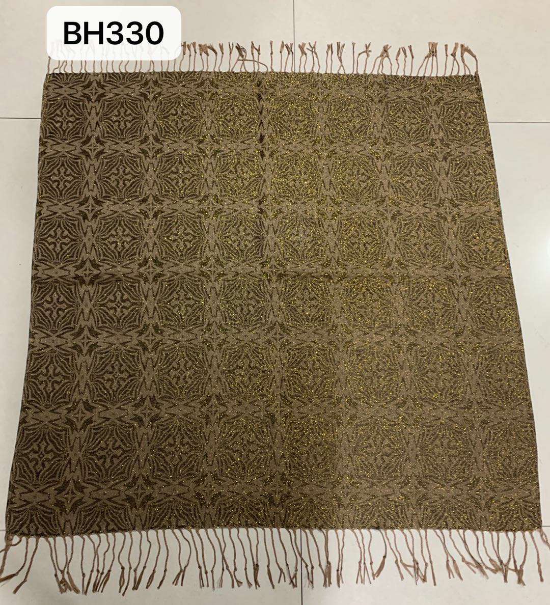 Gold Silk Beard Square Bh330