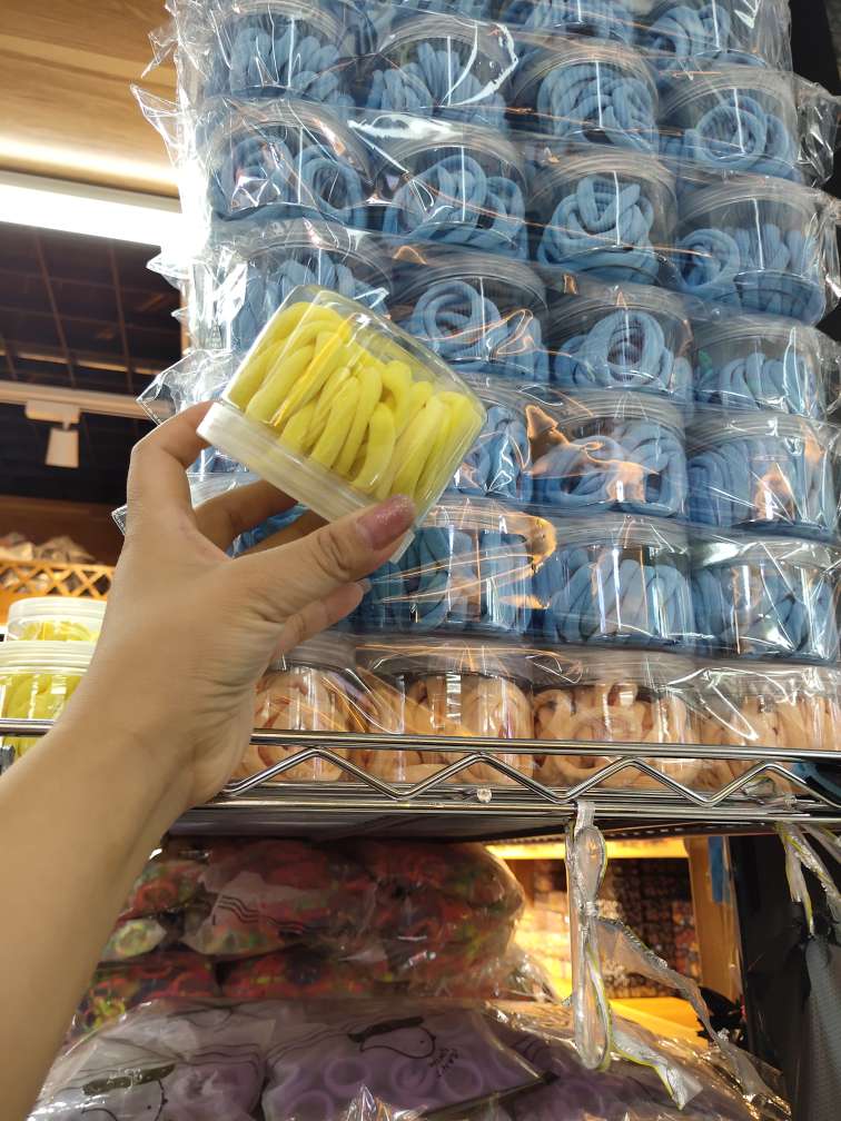 Scrunchie (Yellow) New Alligator Pp Clip Gorgeous And Beautiful Super Good Look At All Want To Gorgeous And Beautiful Super Good Look At All Want To details Picture