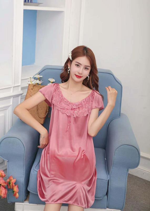 Mrs. Bing's nightgown, nightdress thumbnail