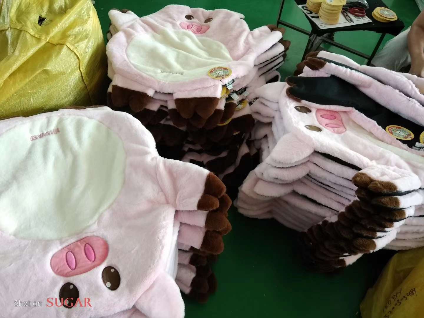 狗狗窝、笼实物图