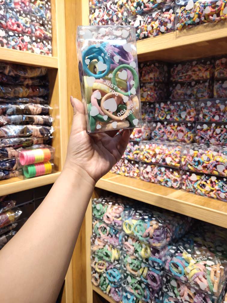 The new spring version of the hair band, the crocodile pp clip, is so colorful and delightful. Just looking at it makes me want it. So colorful and delightful! Just looking at it makes me want it details Picture