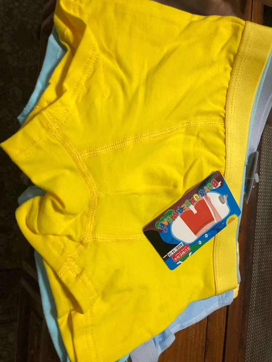 男童裤产品图