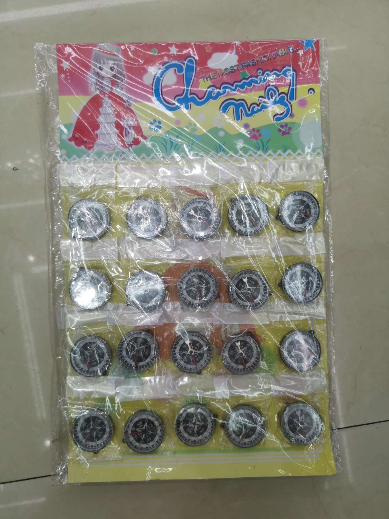 小号指南针，4.6元/卡，20个/卡，200卡/箱，此价格为一箱的价格