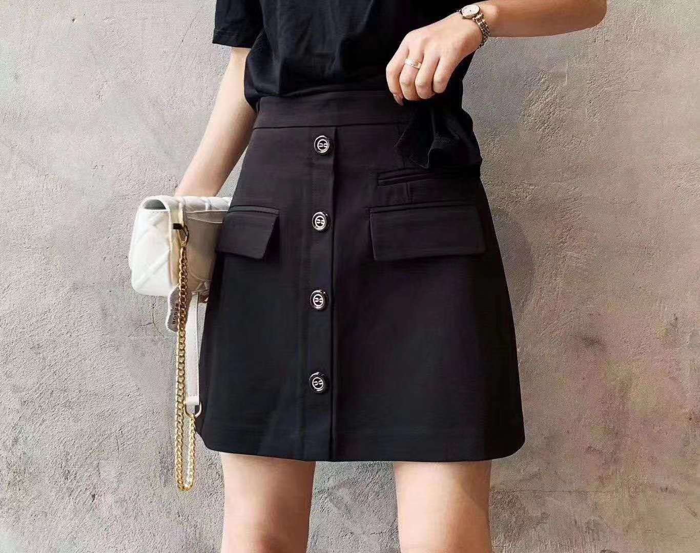 Black skirt thumbnail