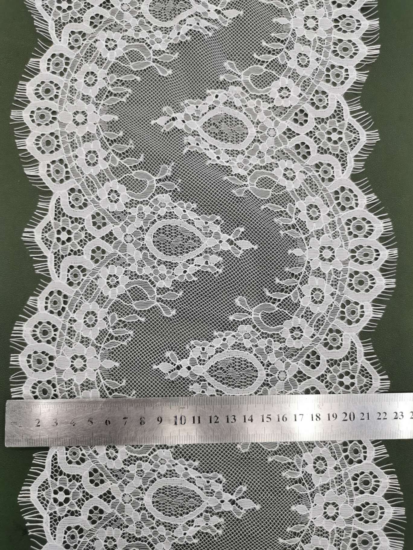 Lacy Eyelash Edge, J2089#