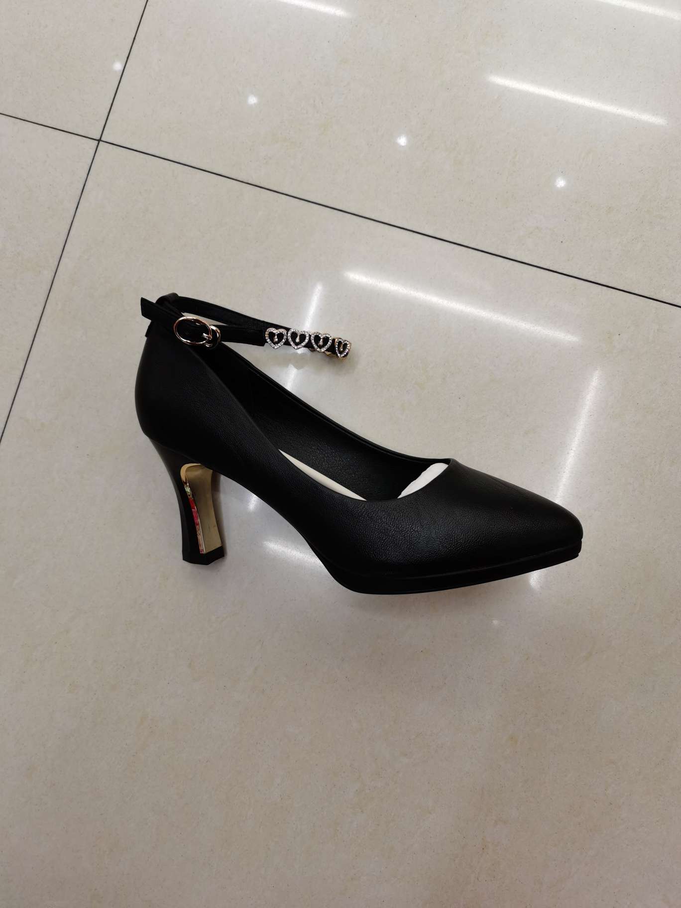 时装女鞋单鞋凉鞋零售批发2103