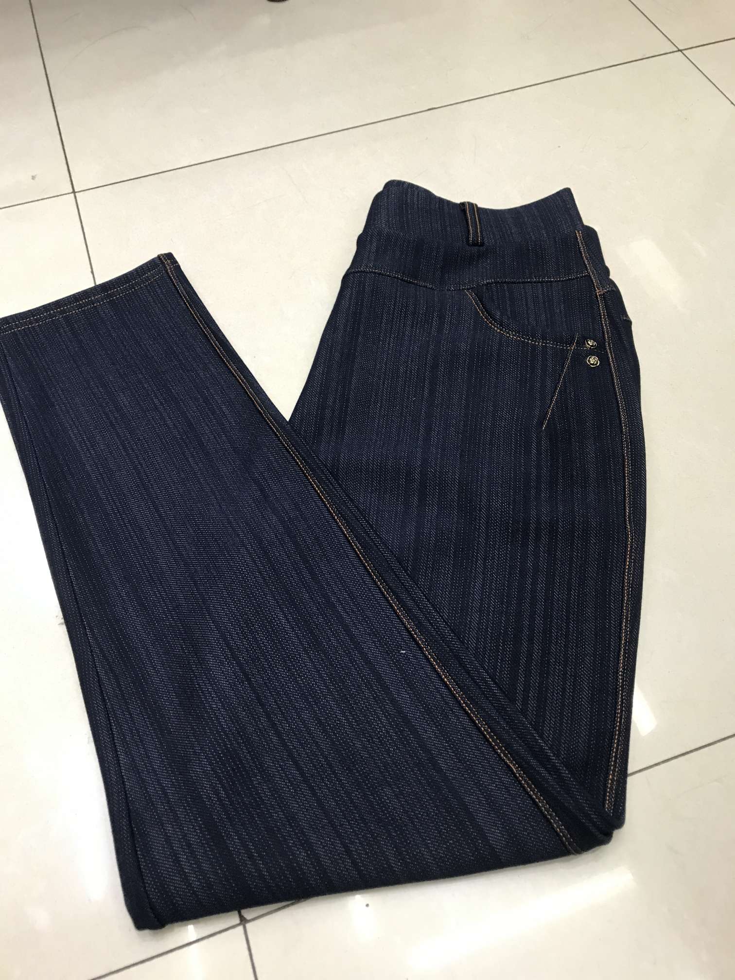 竹节牛仔女裤产品图