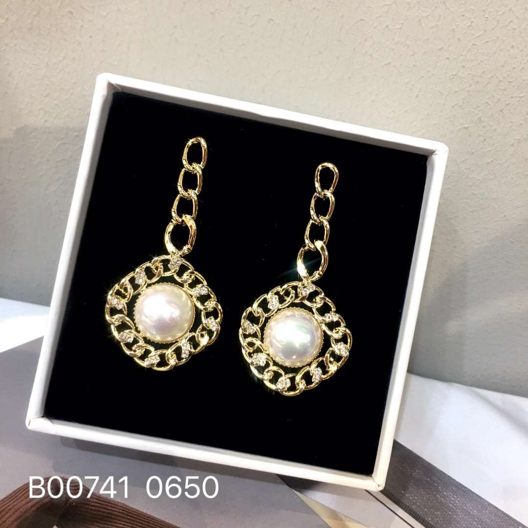 Factory direct sales of pearl slippers 925 silver needle stud earrings, without pearls