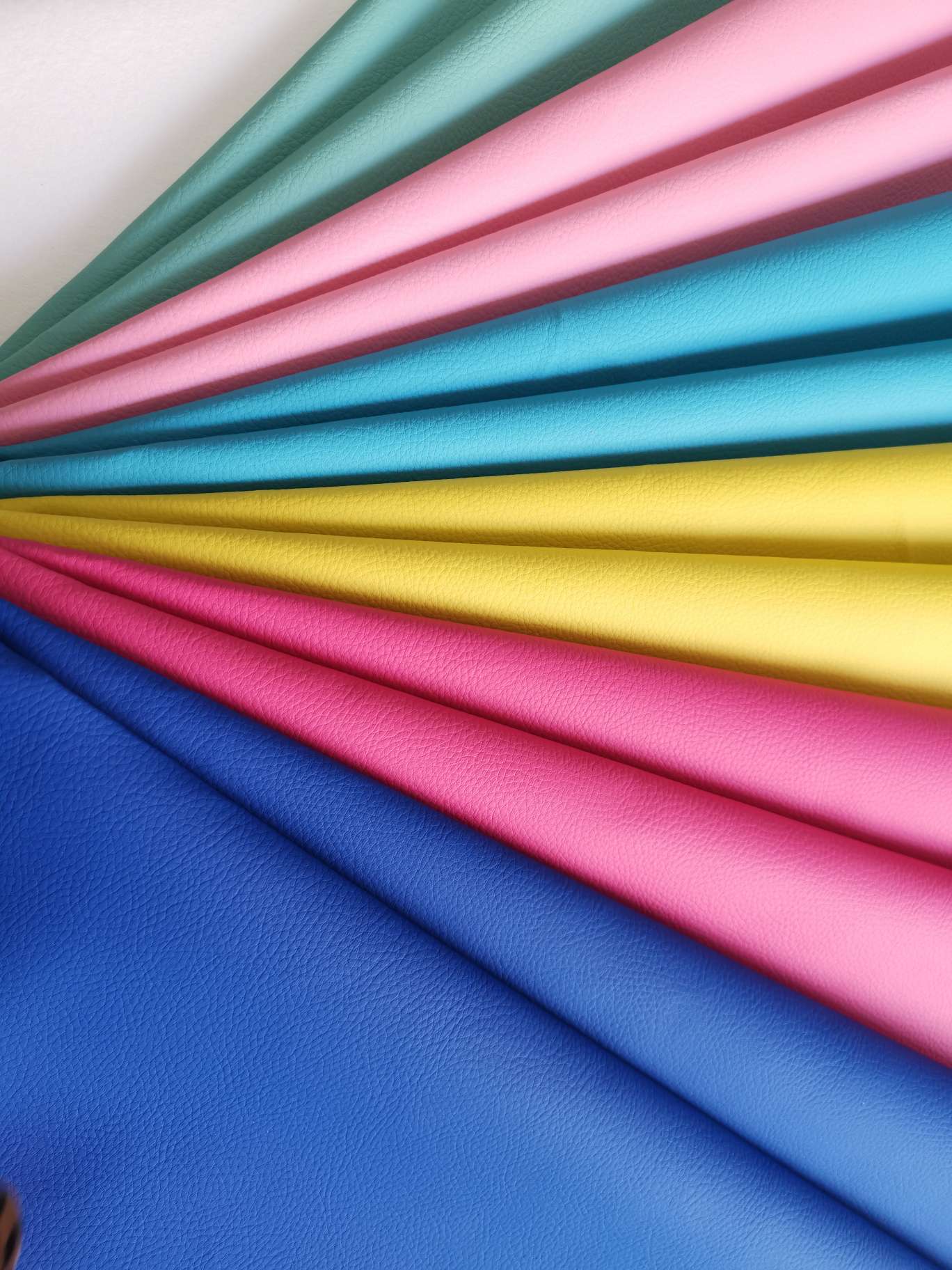 1.6 door width, lychee pattern mesh fabric base car leather Application Scenario