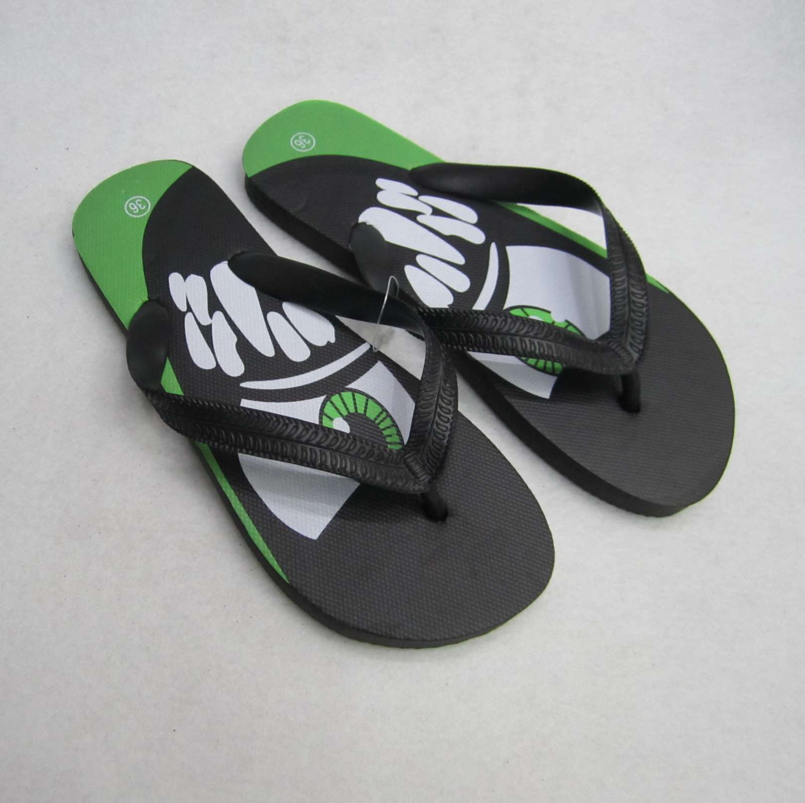 Men's beach flip-flops Application Scenario