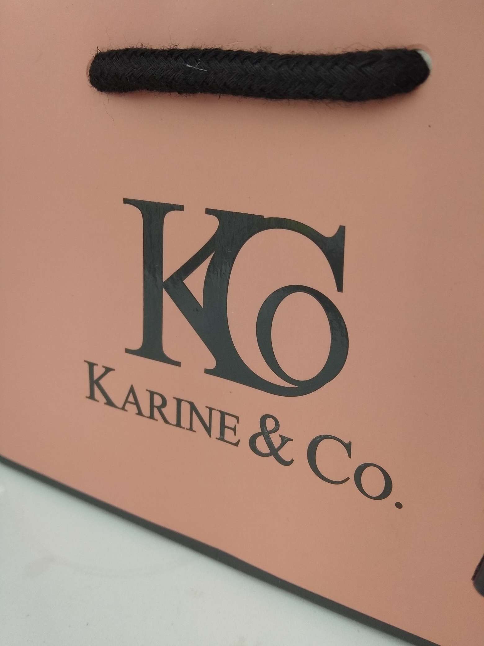 Factory direct sales of high-end UV-printed gift bags details Picture