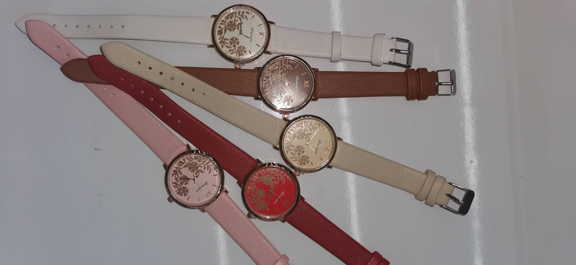 Ladies' Watch 1 thumbnail