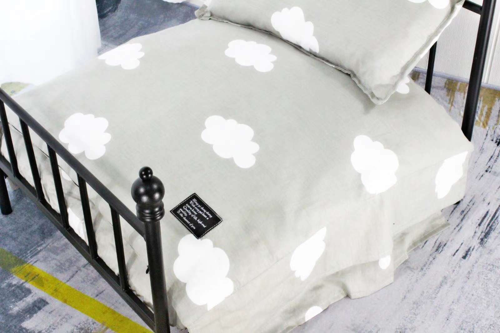 🐾 2020爆款宠物床系列
铁艺宠物床架+纯棉床品四件套
床品垫子全可拆洗
现预订中，宠物宝宝们有福啦！详情图6