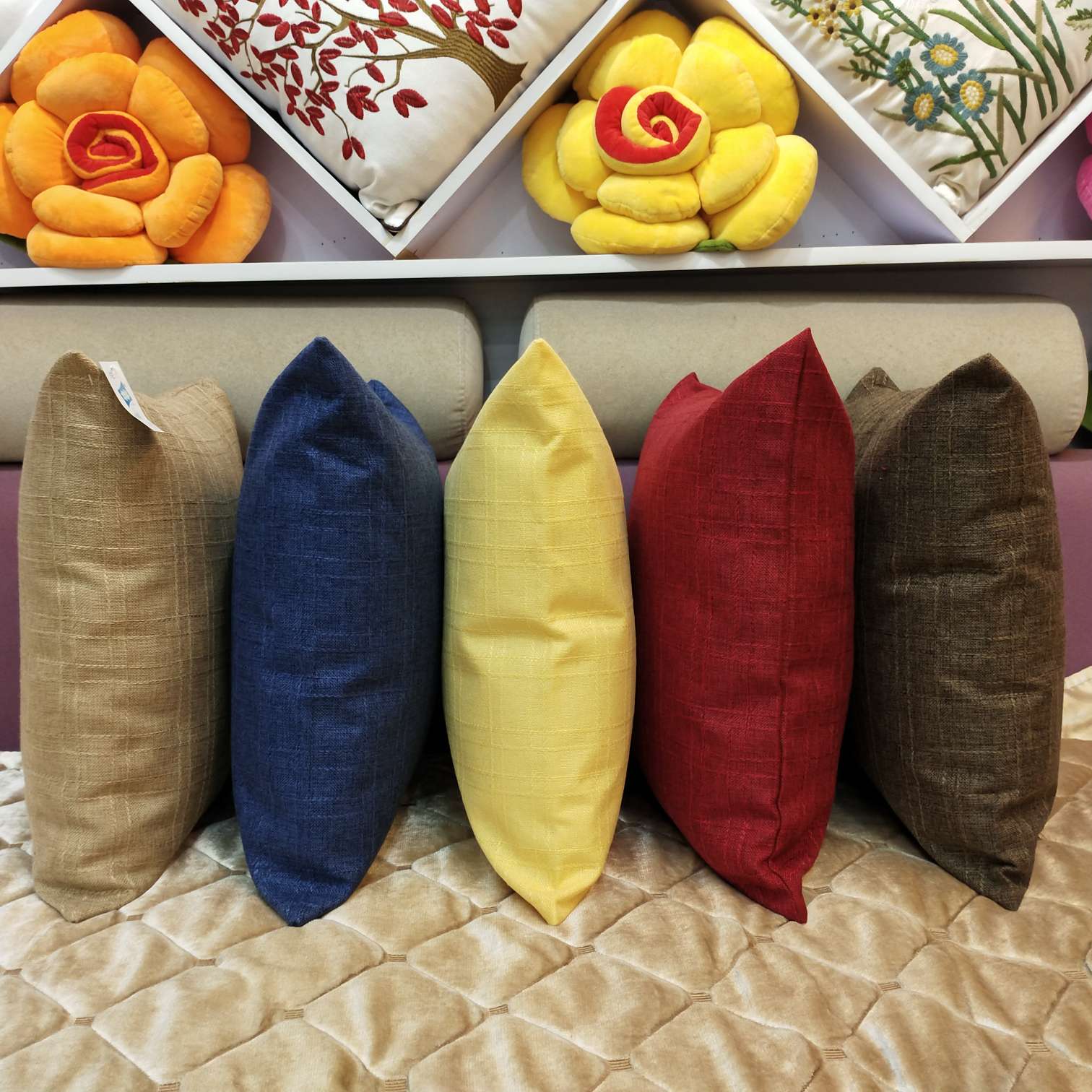 素色简约现在办公室沙发靠垫汽车靠枕纯色家用客厅靠背