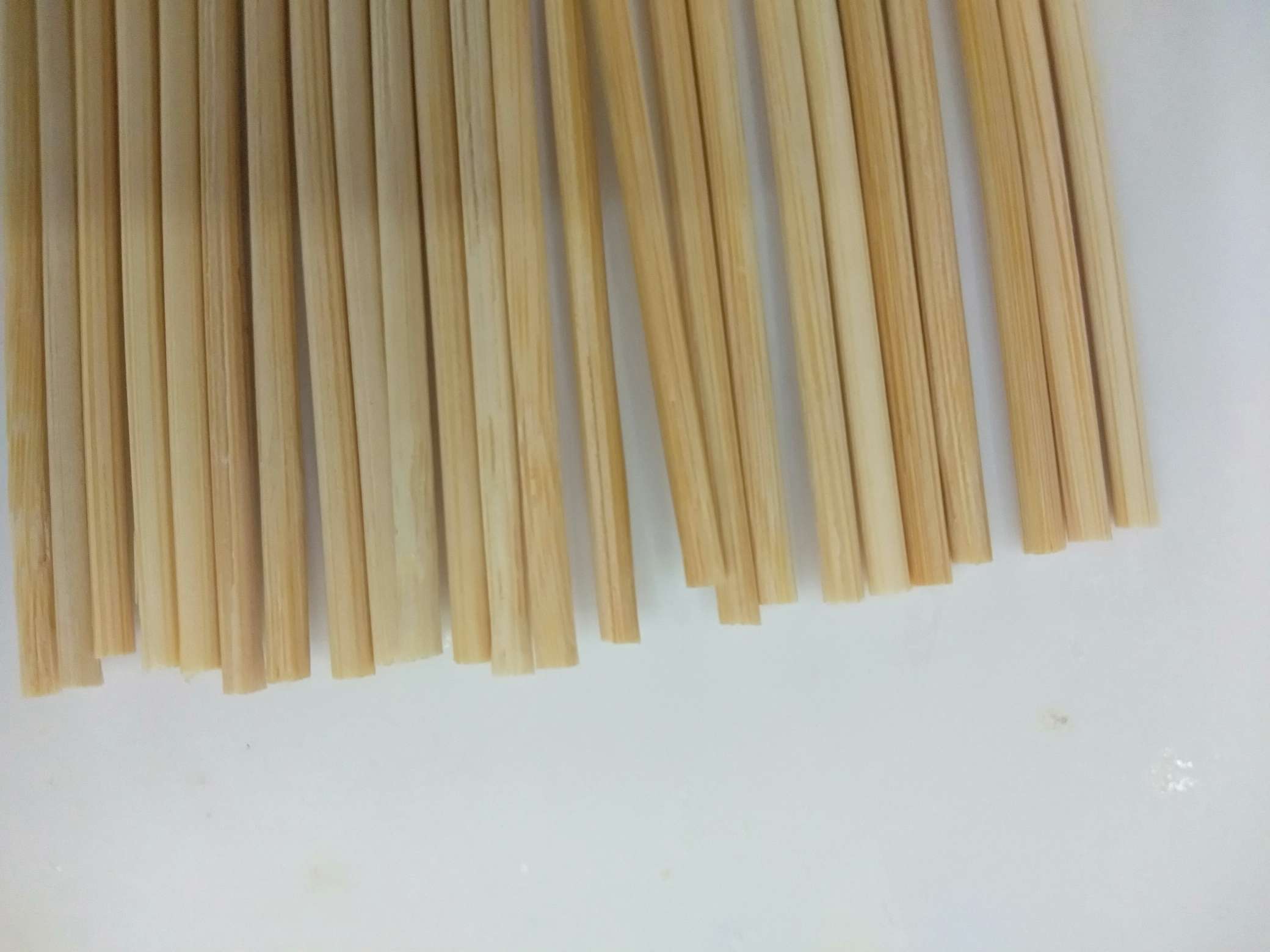 2.5*30竹签白底实物图