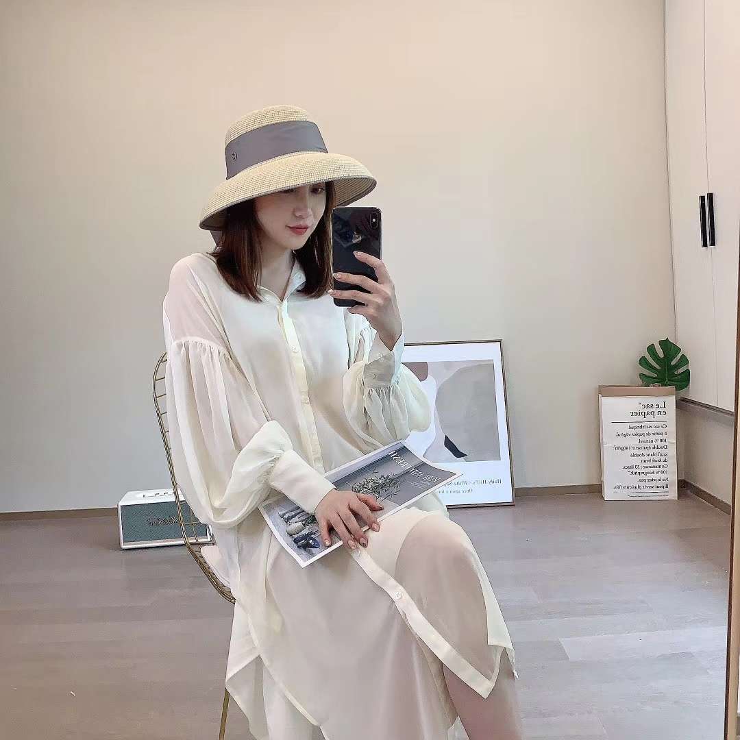 A chanel-style straw hat details Picture