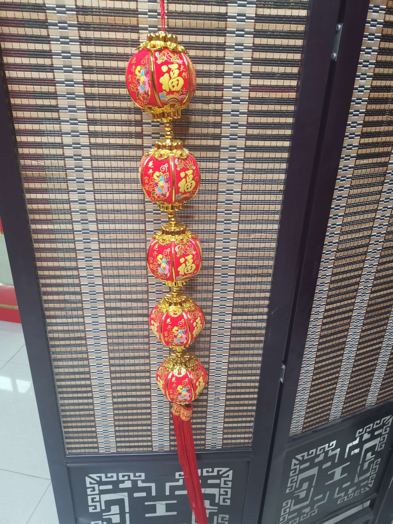 Five large printed six-lantern festive items