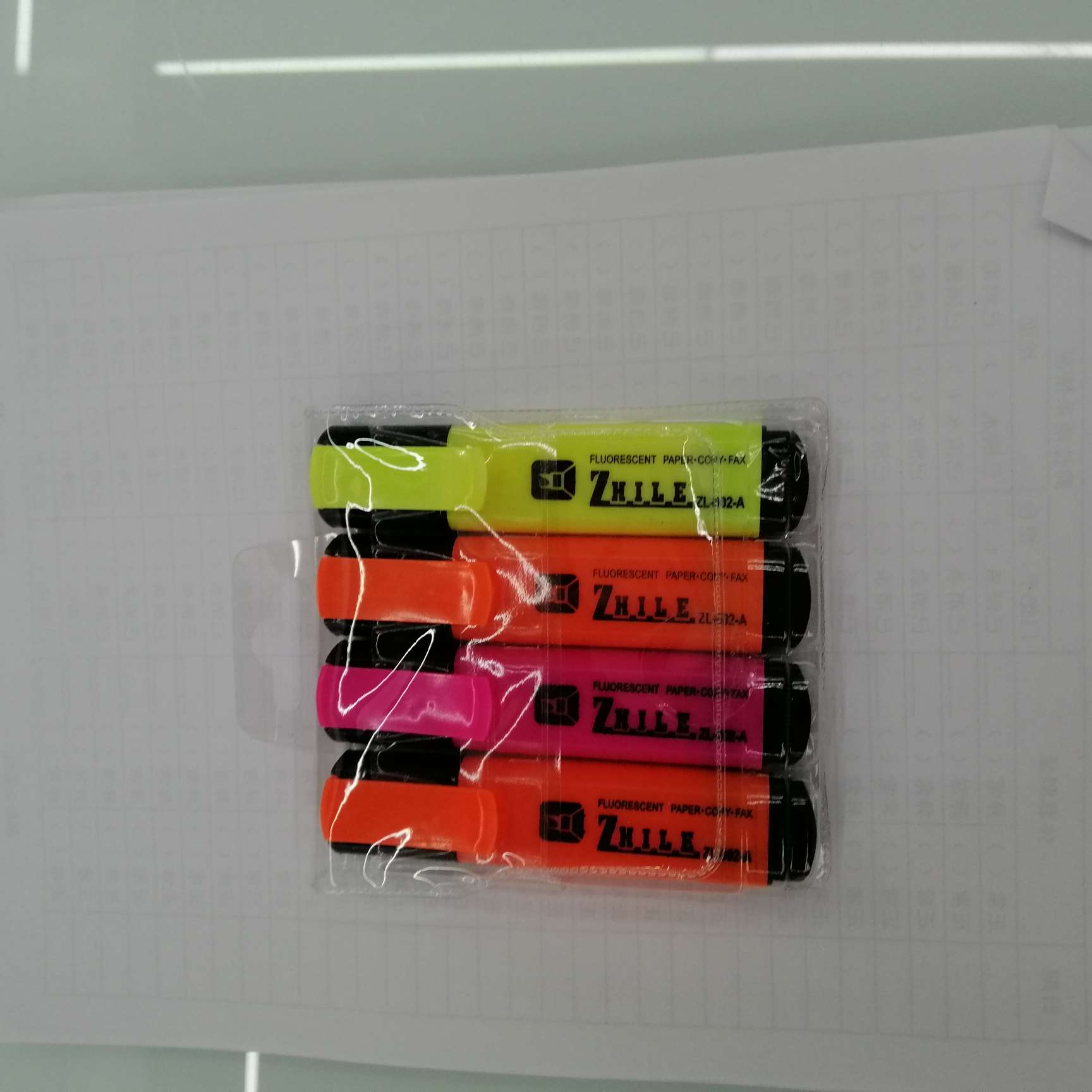 Yiwu Hanjia Stationery offers 4 fluorescent pens in PV bags in various colors full figure