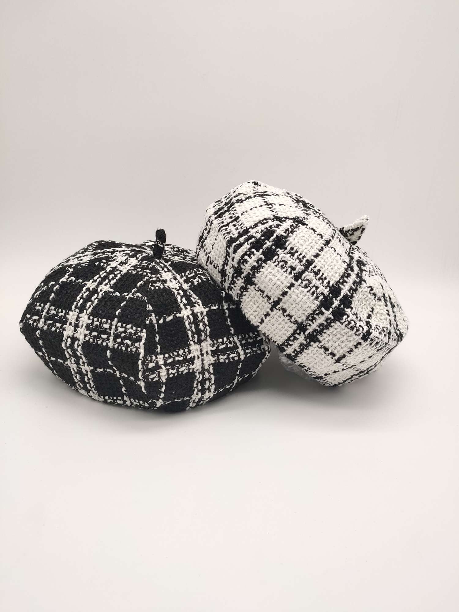 Autumn and winter octagonal beret details Picture