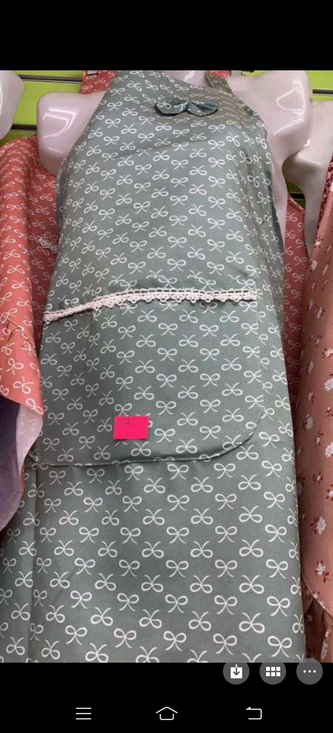 Scissor flower apron
