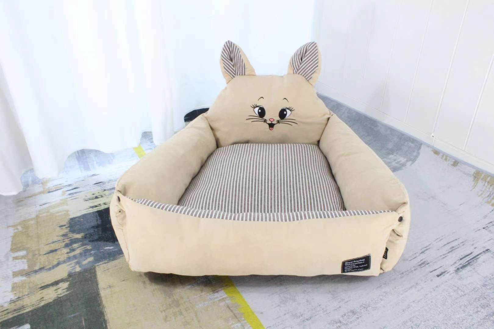 柔软舒适窝窝/宠物用品狗窝/宠物沙发窝窝白底实物图