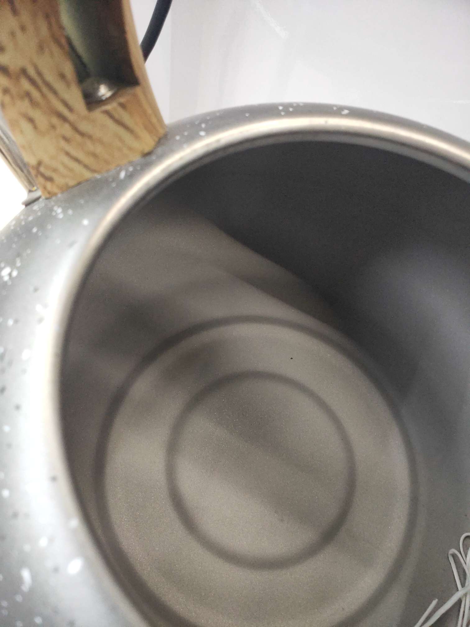 Stainless steel soundproof kettle for boiling tea, tea brewing utensils, open flame gas induction cooker for boiling water Application Scenario