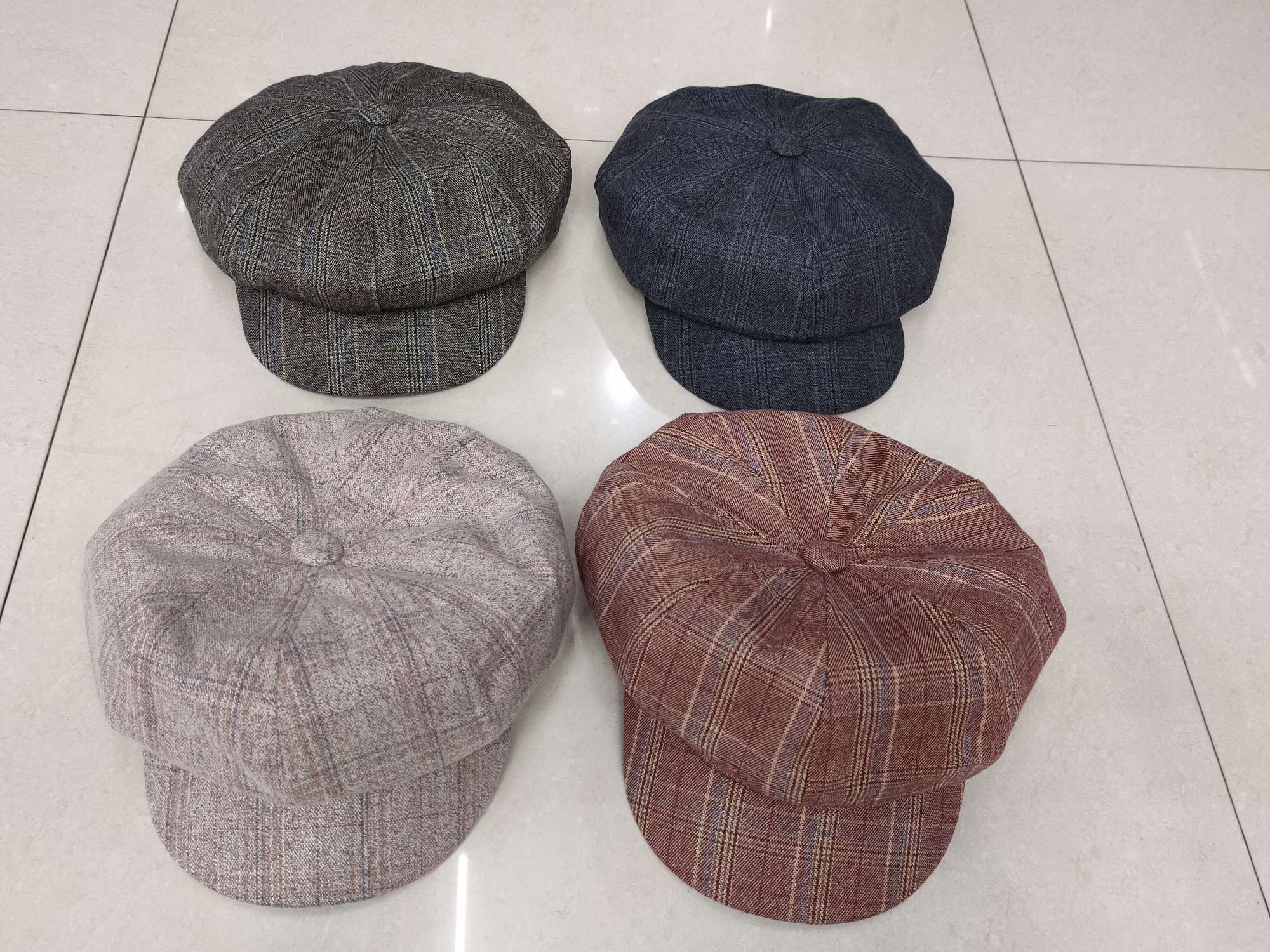 An octagonal hat of the Spring and Autumn style