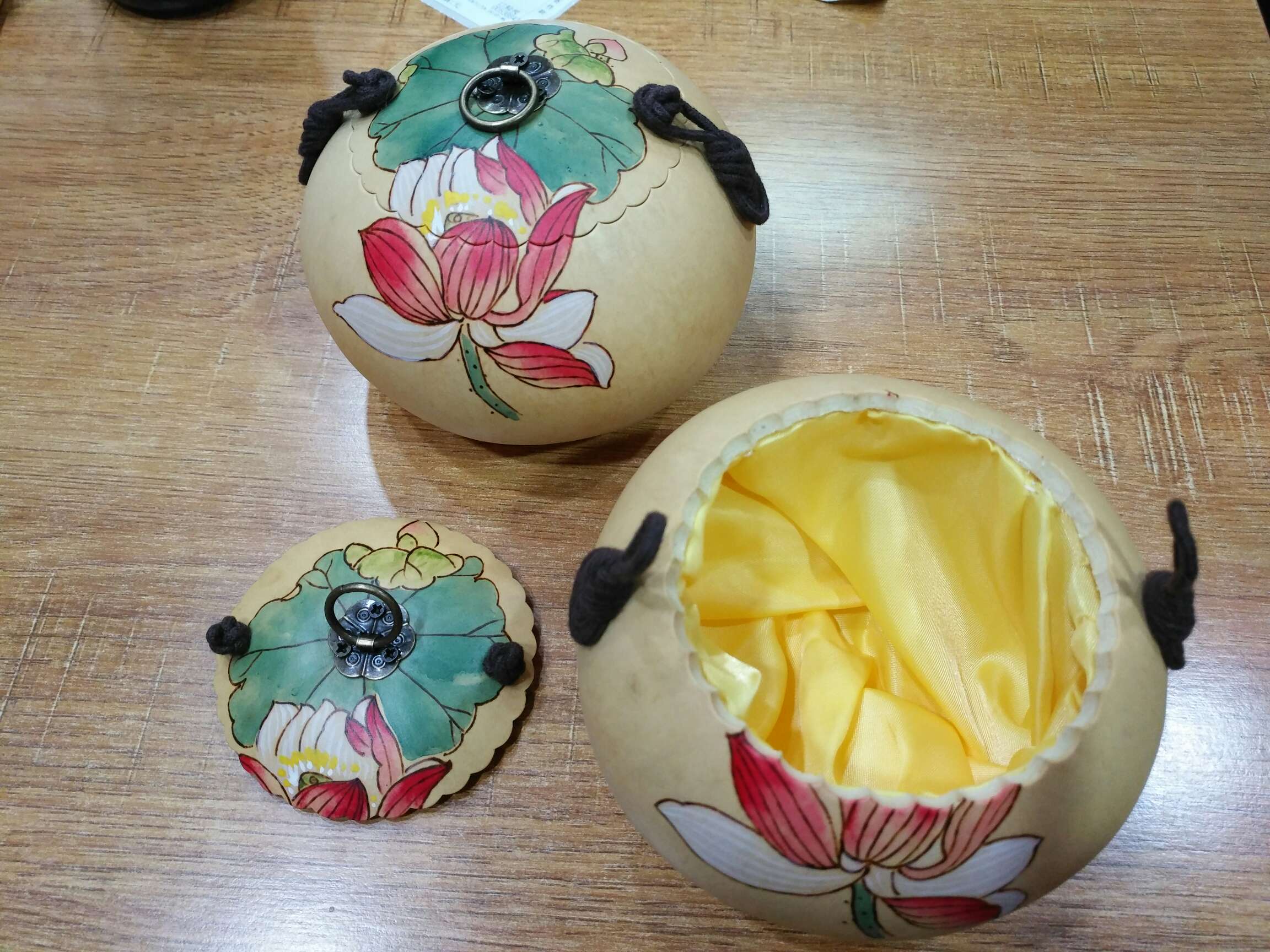 The natural gourd tea canister can hold chess pieces and other things details Picture