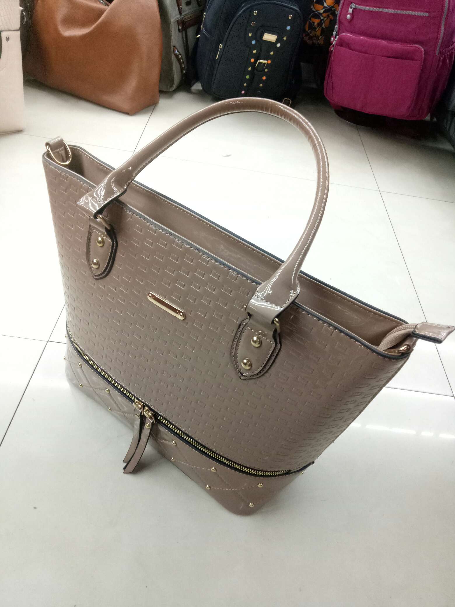 亮皮女士包手提包斜挎包单肩包经典时尚大容量包包