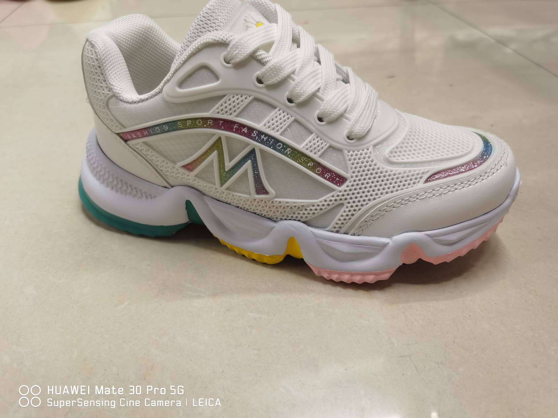 女式运动休闲鞋