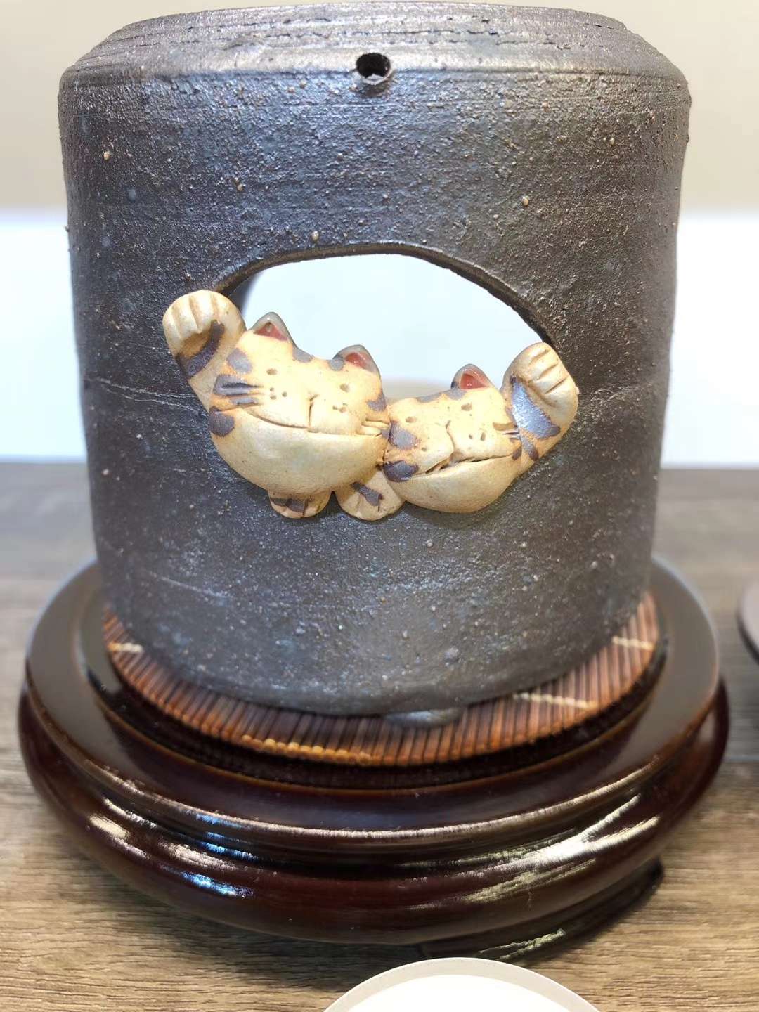 日本常滑烧陶制茶香炉（山田制）陶泥爬爬猫 提神醒脑熏香炉 陶瓷摆件
尺寸：约10cmX9cm  实际重量请咨询详情图7