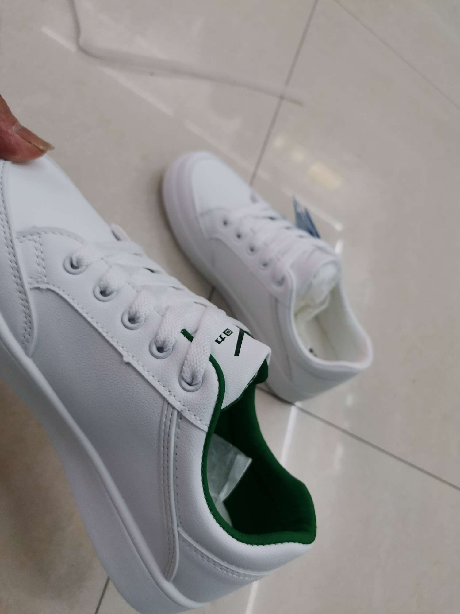 回力休闲鞋产品图
