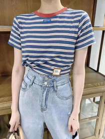 Striped short T-shirt