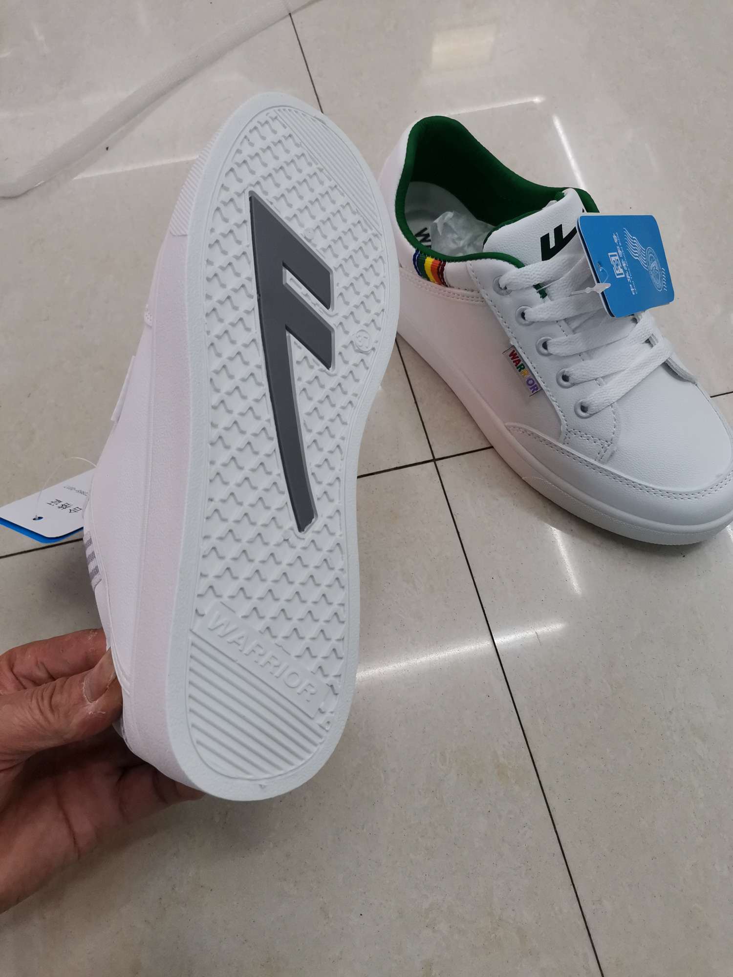 男式运动单鞋实物图