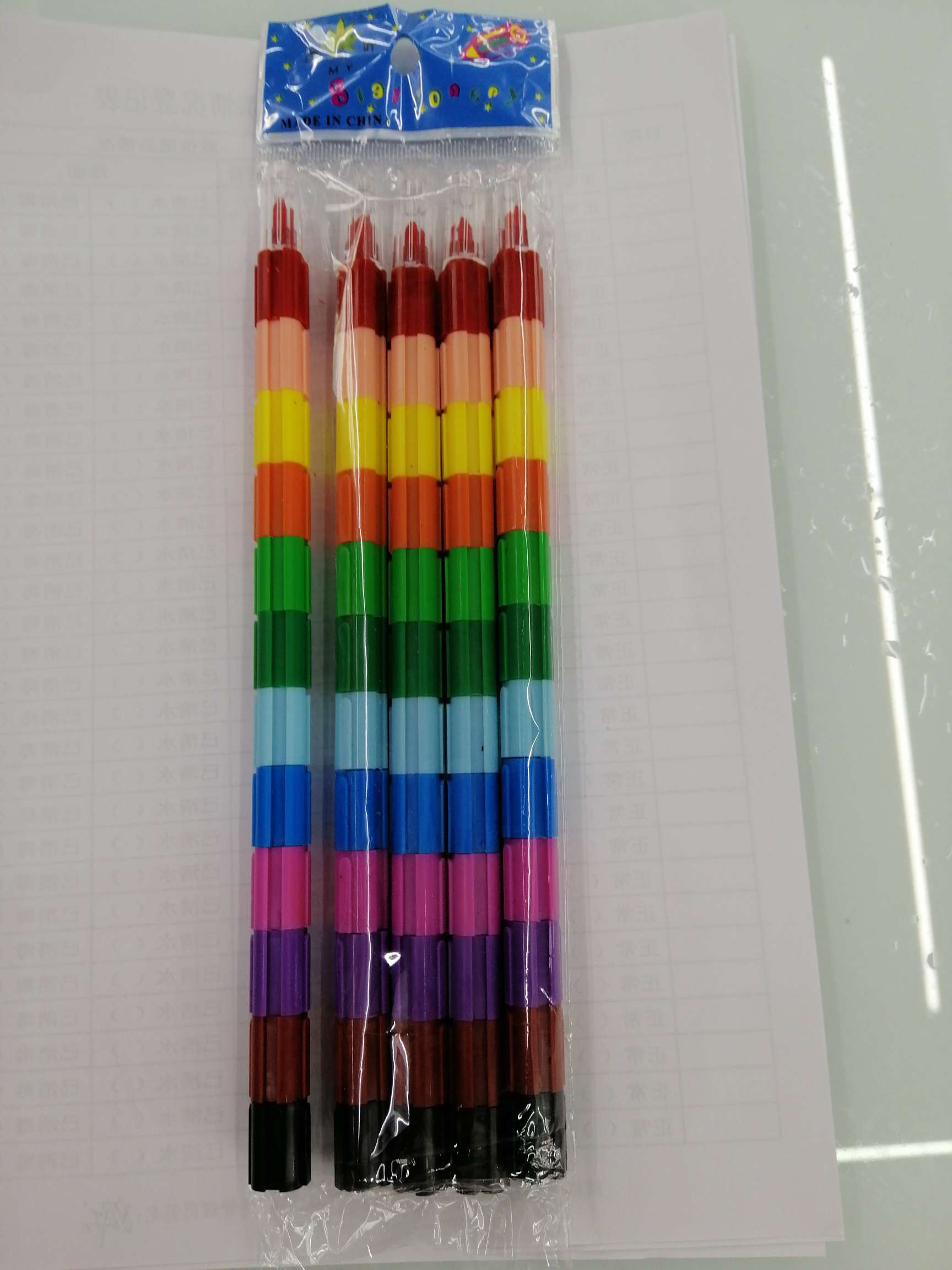 12 crayons, 5 Pv bags details Picture