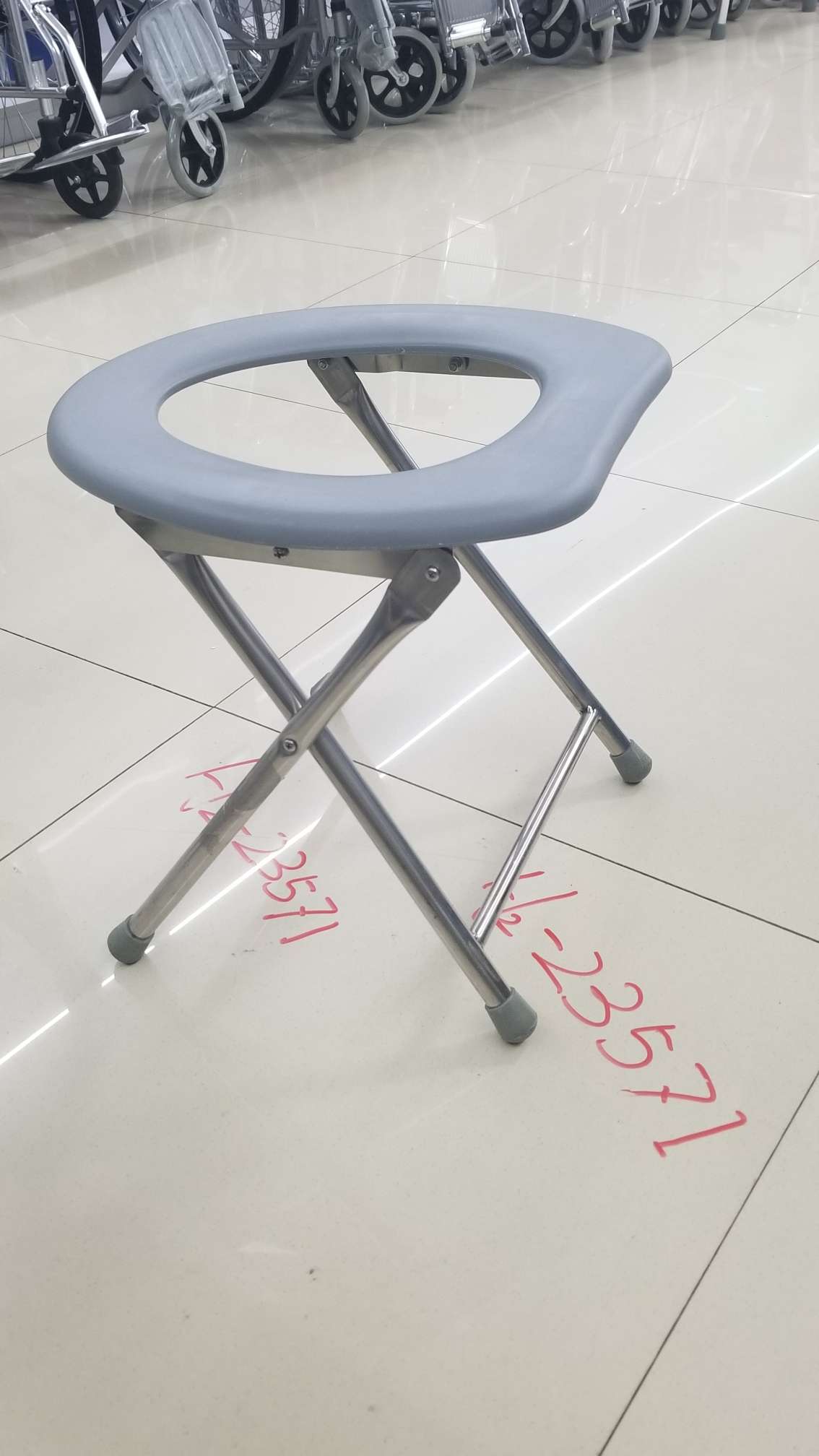 坐厕椅，马桶椅，不锈钢