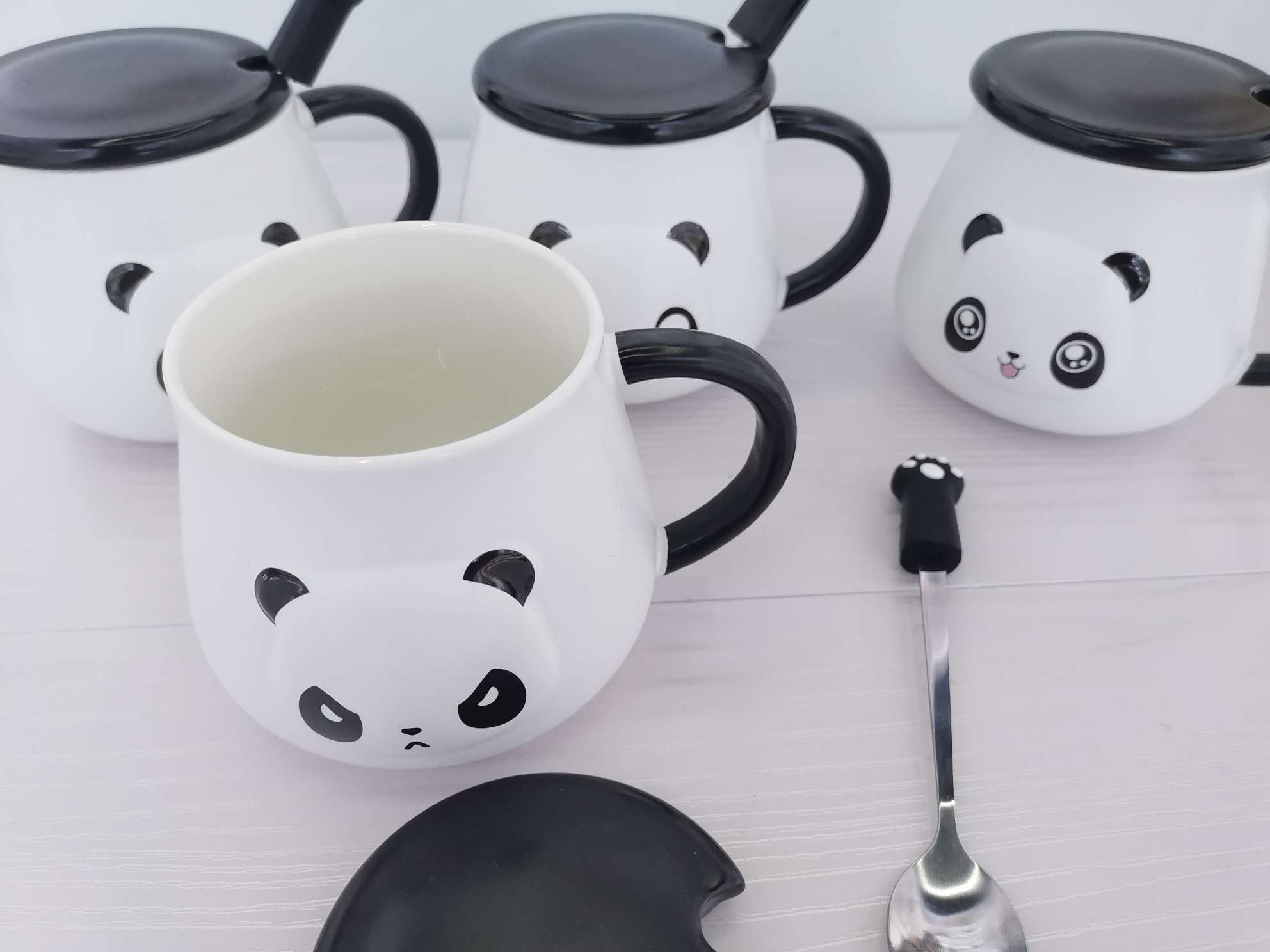 Three-dimensional panda-shaped ceramic cups, coffee cups and water cups