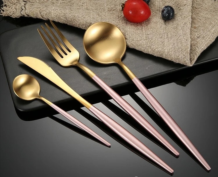 网红刀叉勺系列 ，玫瑰柄加金主餐刀厂家直销批发零售现货下单请咨询