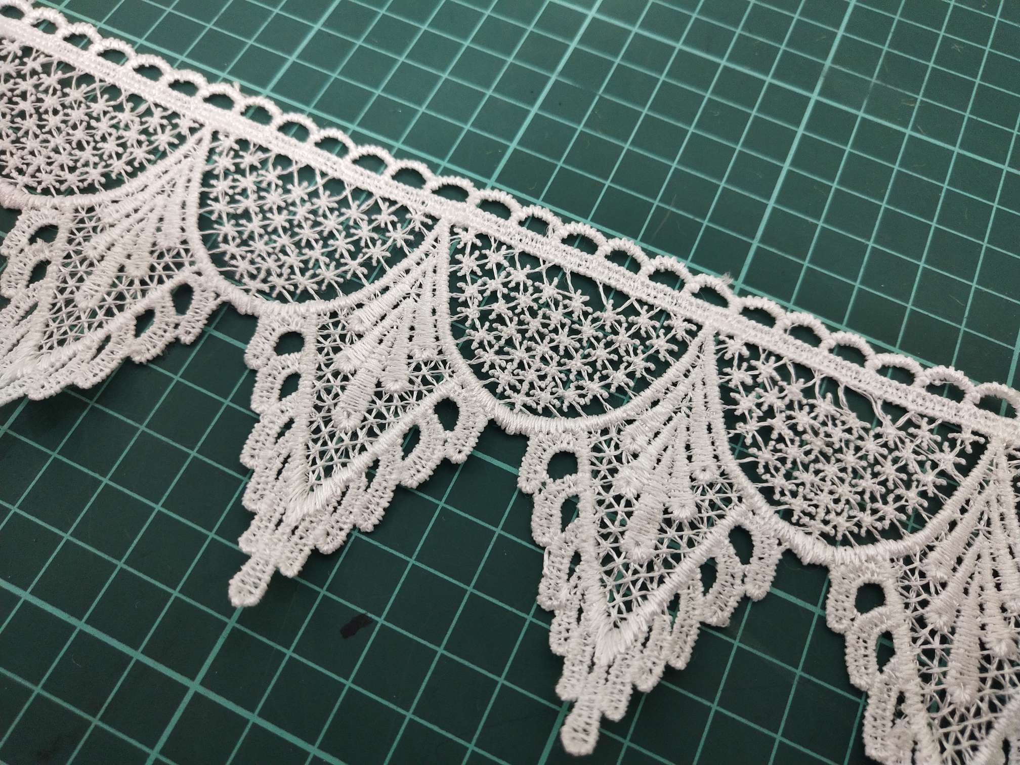 Grid leaf lace water-soluble lace high-quality clothing accessories Specification image