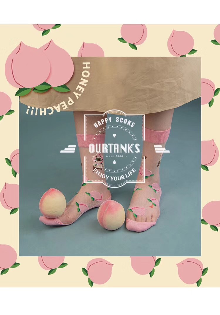 时尚潮流的前沿女袜白底实物图