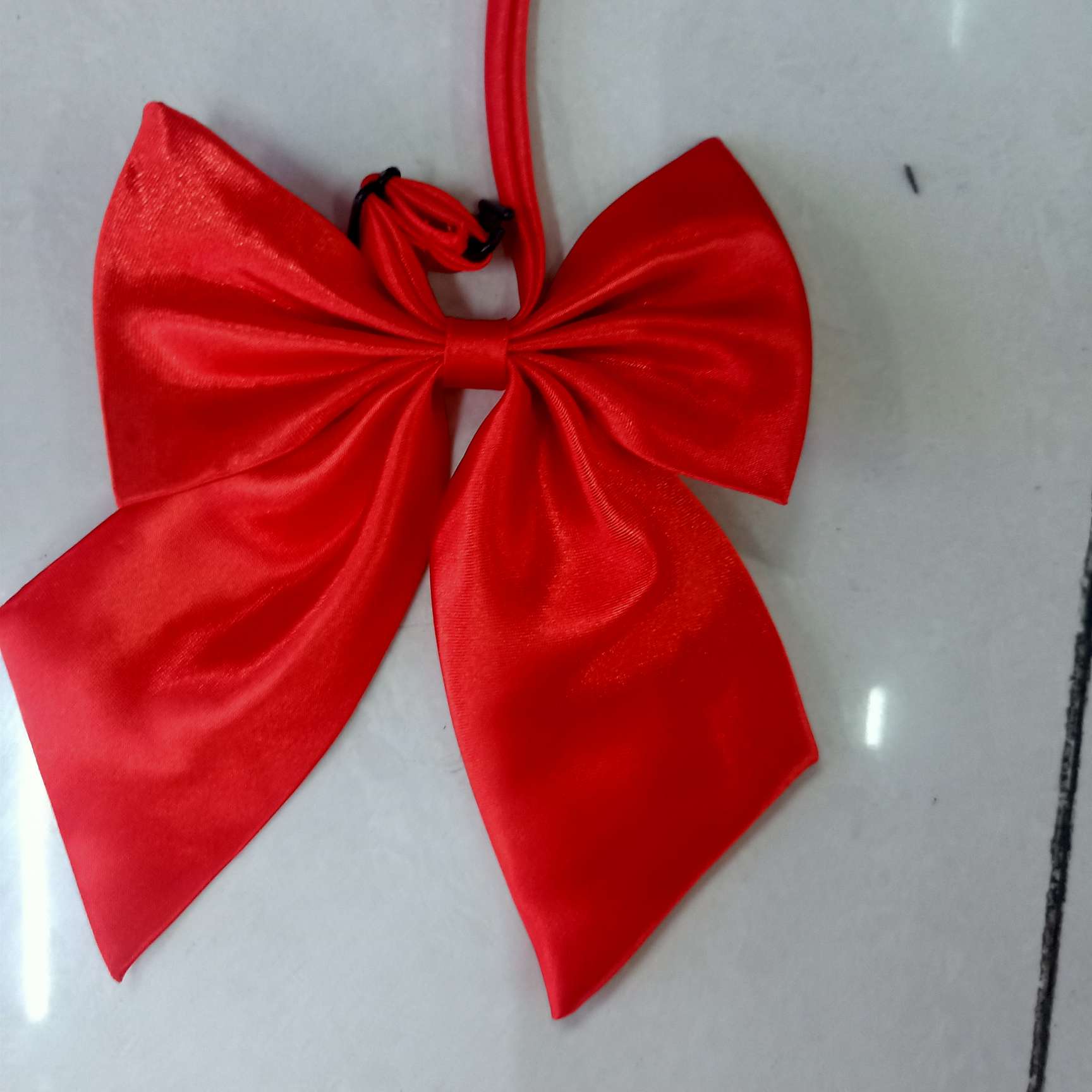 The collar flower is bright red details Picture