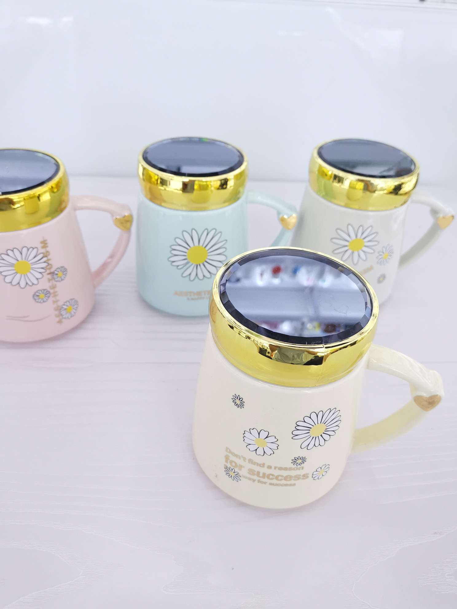 Heart-shaped handle colored glazed ceramic mirror cup, coffee cup, water cup Item Picture