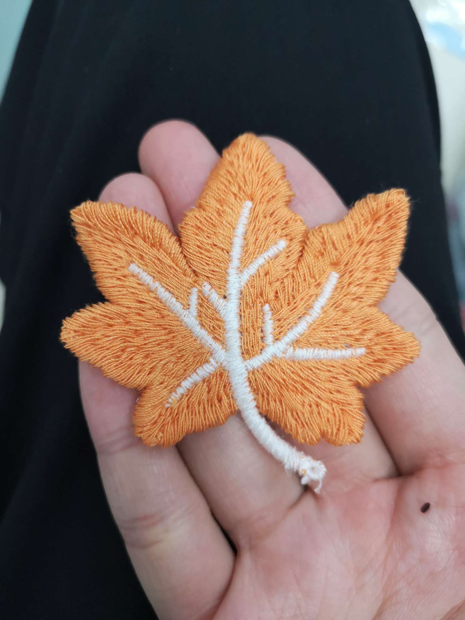 Lace in stock, high-end original factory premium new style accessories, maple leaf