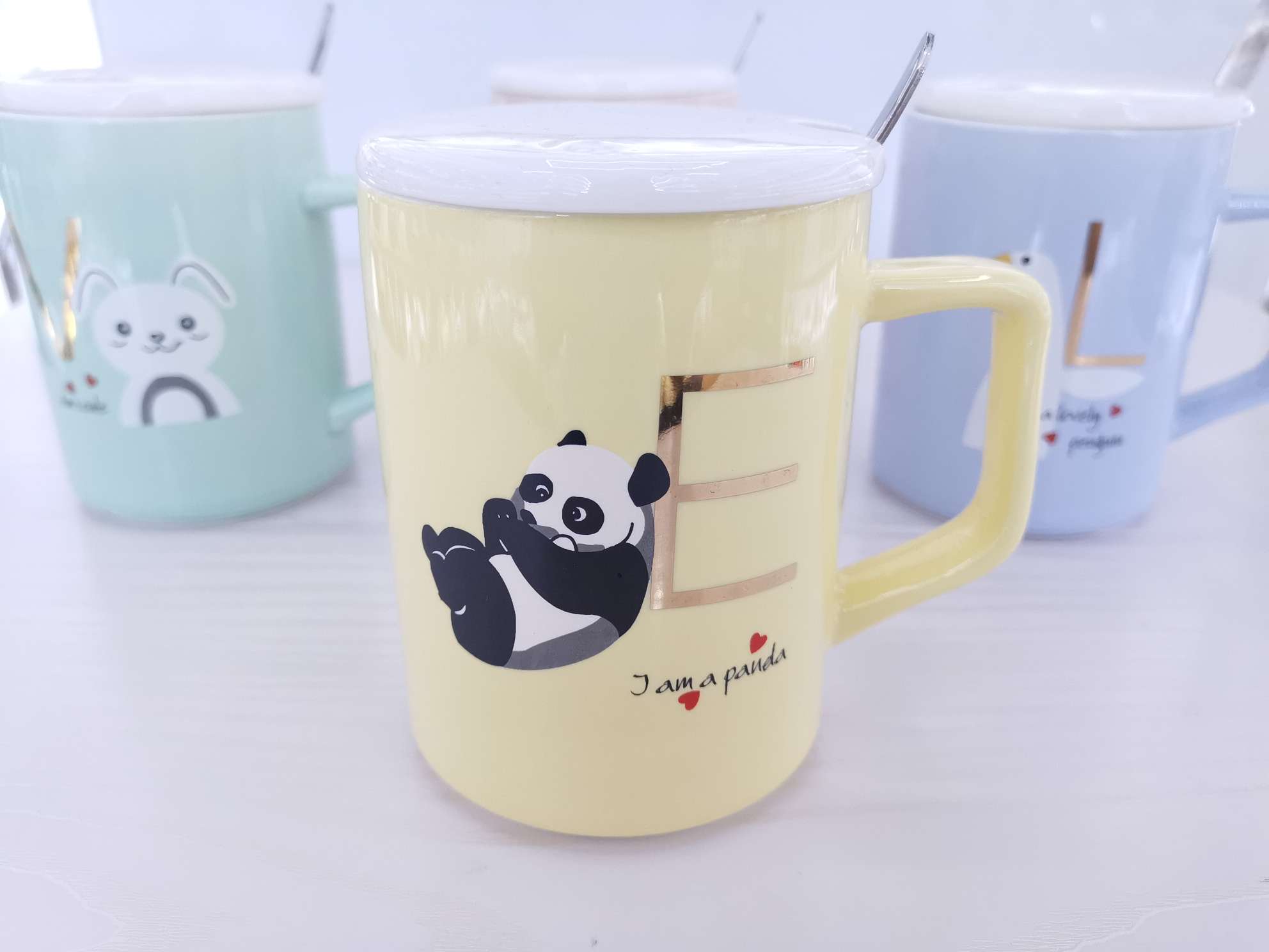 卡通英文LOVE咖啡杯带盖勺白底实物图