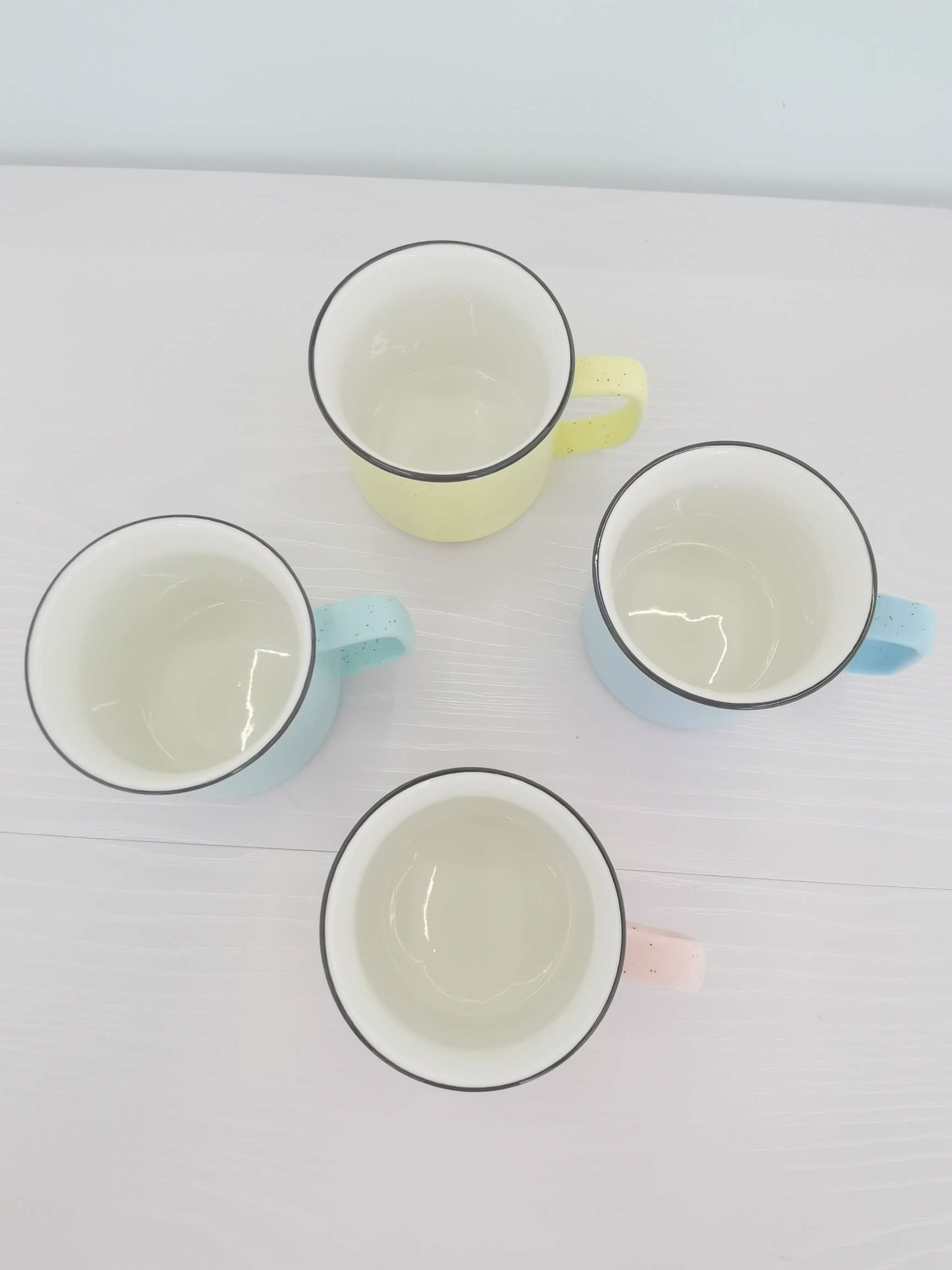 Simple Zakka-colored glazed polka dot ceramic cups, coffee cups, water cups undefined