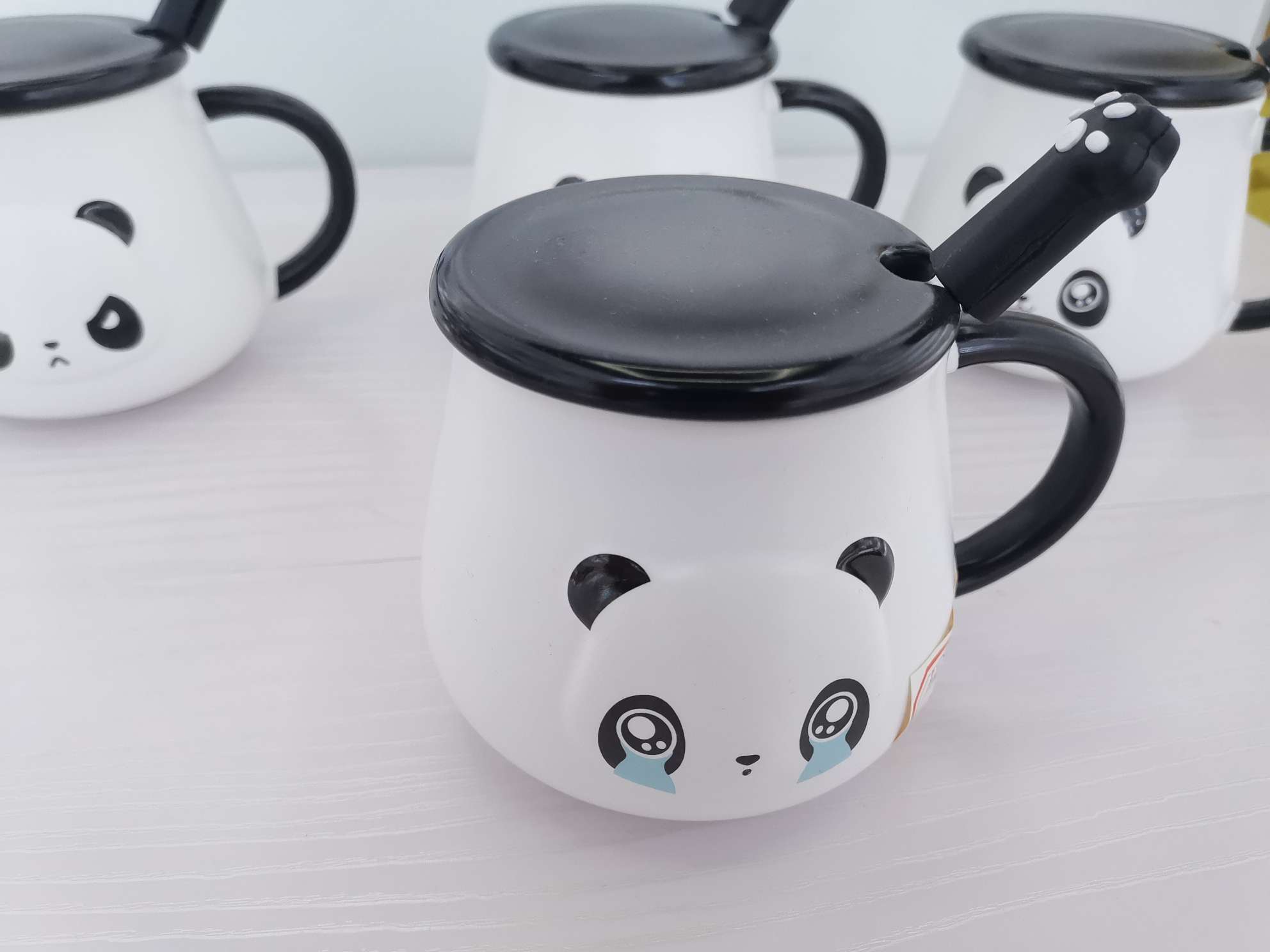 Three-dimensional panda-shaped ceramic cups, coffee cups and water cups Specification image